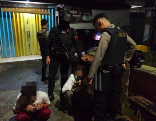 Patroli Gabungan Brimob–Polres Jaktim Sita Sejumlah Sajam, Rencana Tawuran Digagalkan