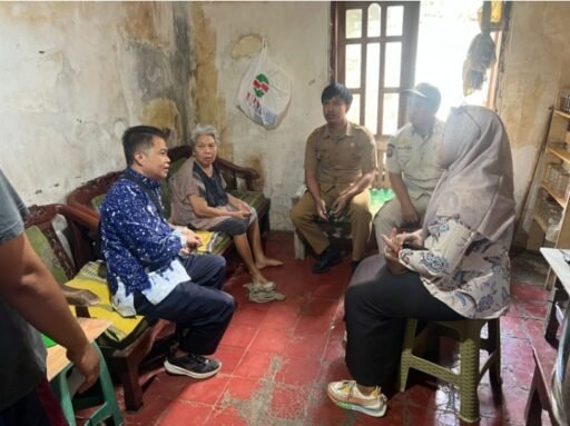 Kunjungi Warga Lumpuh, Camat Widasari Pastikan Pengajuan Bantuan Sosial Diprioritaskan