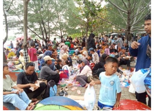 Libur Natal, Tahun Baru, dan Libur Sekolah, Ribuan Wisatawan Padati Obyek Wisata Pantai Bali 2 Indramayu