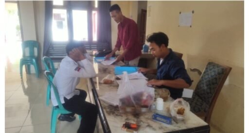 Empat Bakal Calon Kuwu PAW Desa Jengkok Ambil Berkas, Dua Dinyatakan Lengkap