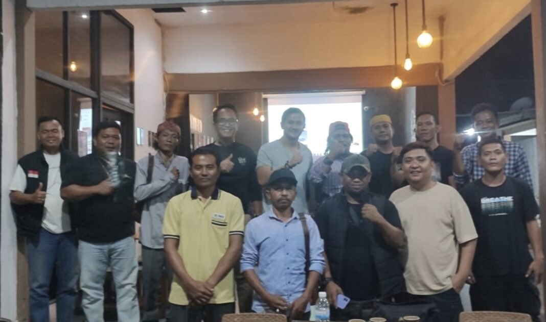 Ngopi Bareng Jurnalis, Kapolsek Bayung Lencir Perkuat Sinergi Polri dan Media