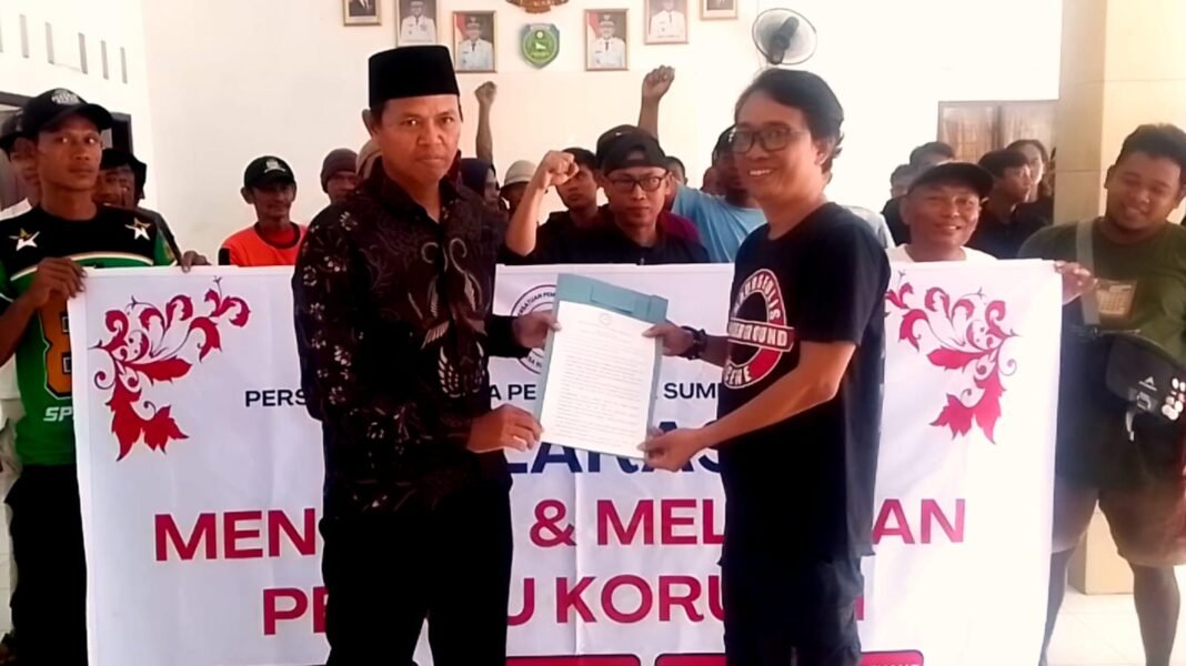 Pemuda Sumbermulya Deklarasikan Perlawanan terhadap Korupsi Desa