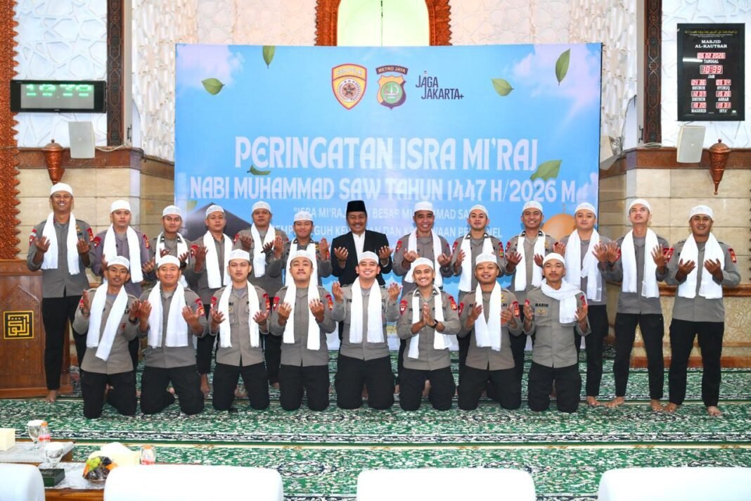 Tim Hadroh Brimob Metro Jaya Iringi Peringatan Isra Mi’raj di Polda Metro Jaya