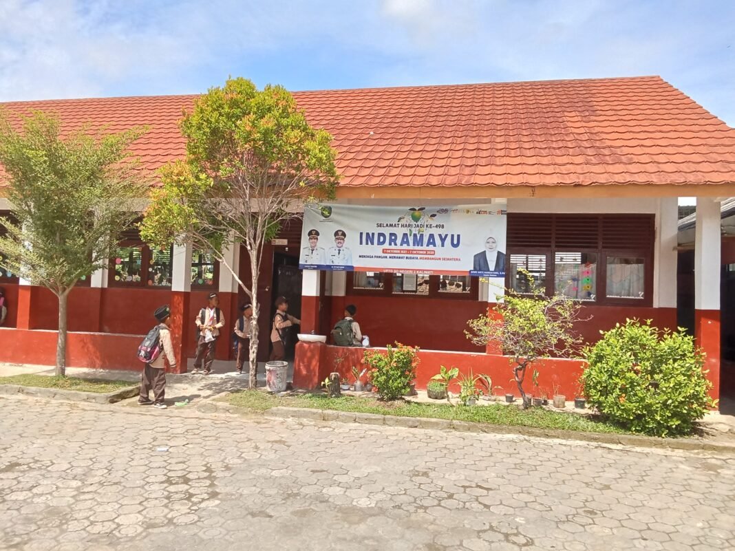 Diduga Langgar UU KIP Kepala SDN 2 Kalimati Dewi Tolak Konfirmasi