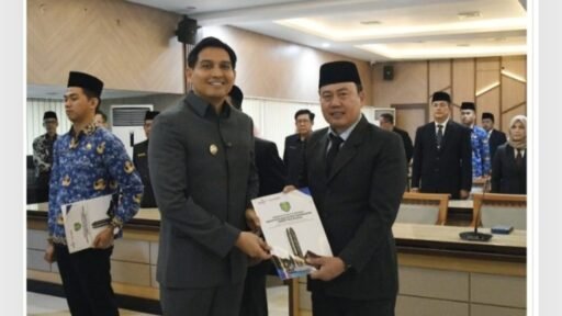 Bupati Indramayu Lucky Hakim Rotasi Pejabat dan Lantik CPNS