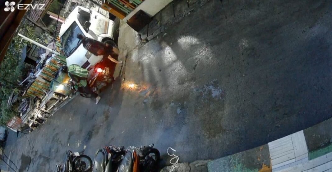 Curanmor Terekam CCTV di Jalan Swadaya VI, Aksi Dua Pelaku Bikin Warga Resah