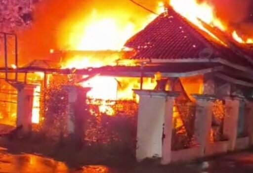 Kebakaran Hanguskan Rumah Warga di Baleraja, Warga Berjibaku Padamkan Api Sebelum Damkar Tiba
