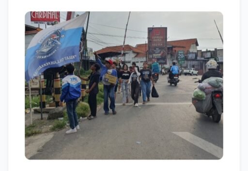 XTC 09 Jatibarang Tebar Kebaikan di Ramadan, Ratusan Takjil Dibagikan di Pintu KA
