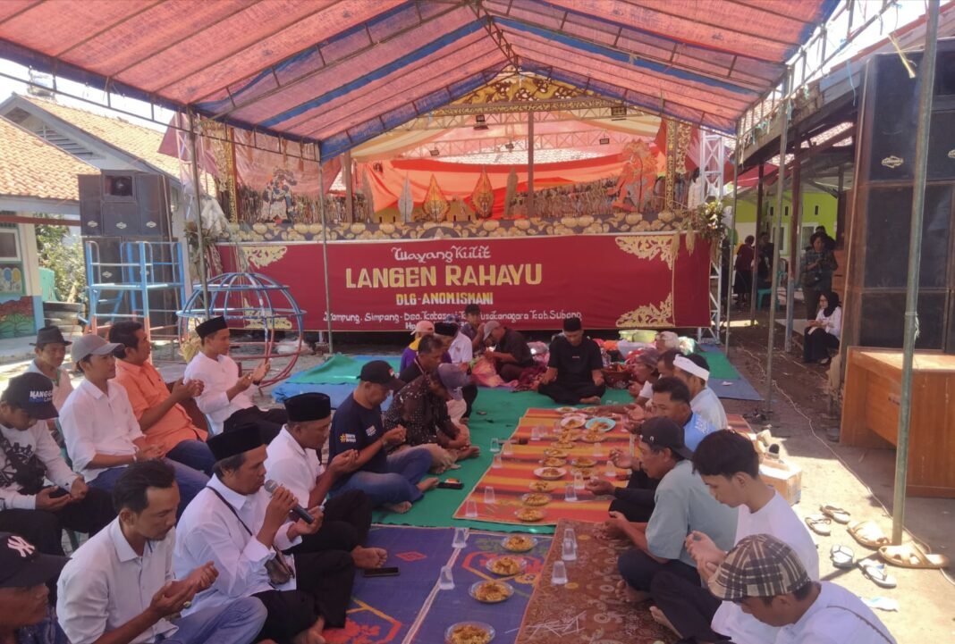 Pagelaran Wayang Warnai Tasyakuran Pamong Desa dan Tradisi Mapag Sri di Rancamulya