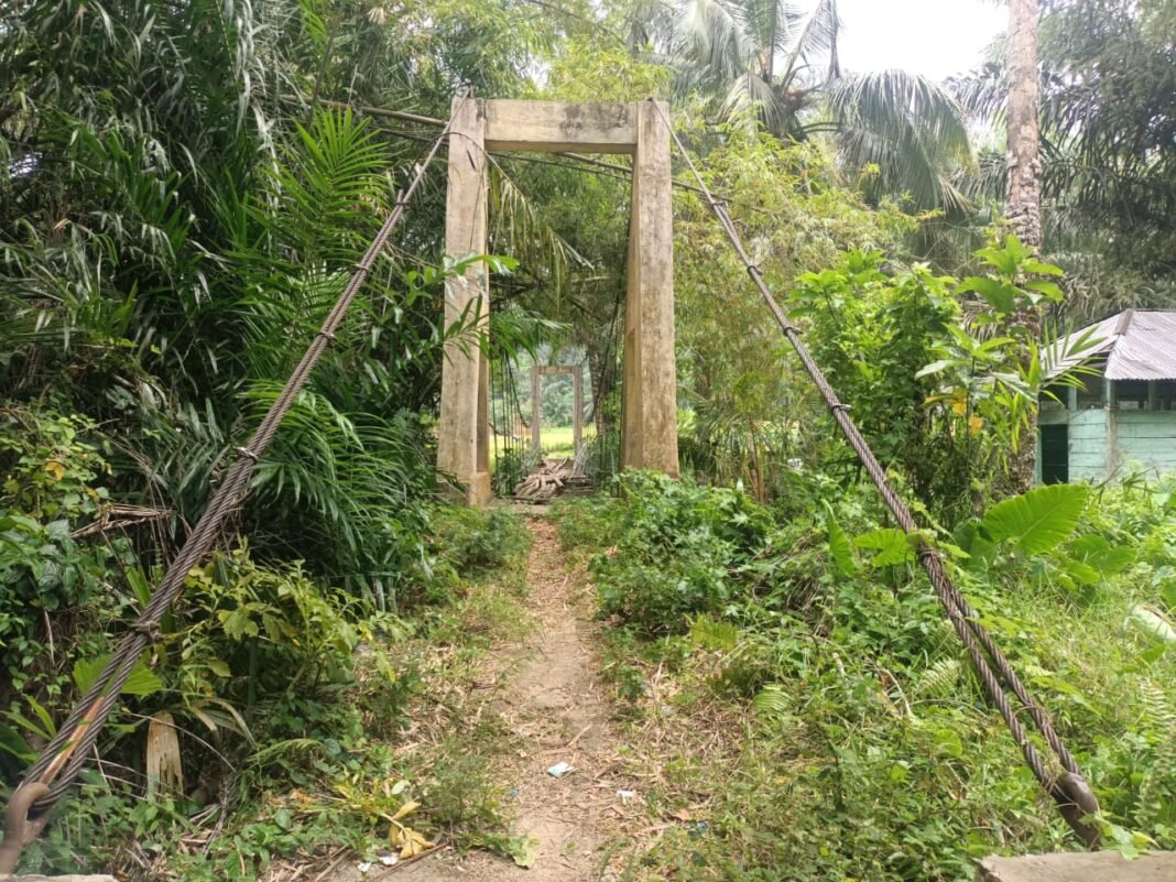 Kodim 0212/TS Bersama Warga Mulai Bangun Jembatan Gantung di Padang Bolak Julu Kodim 0212/TS Bersama Warga Mulai Bangun Jembatan Gantung di Padang Bolak Julu