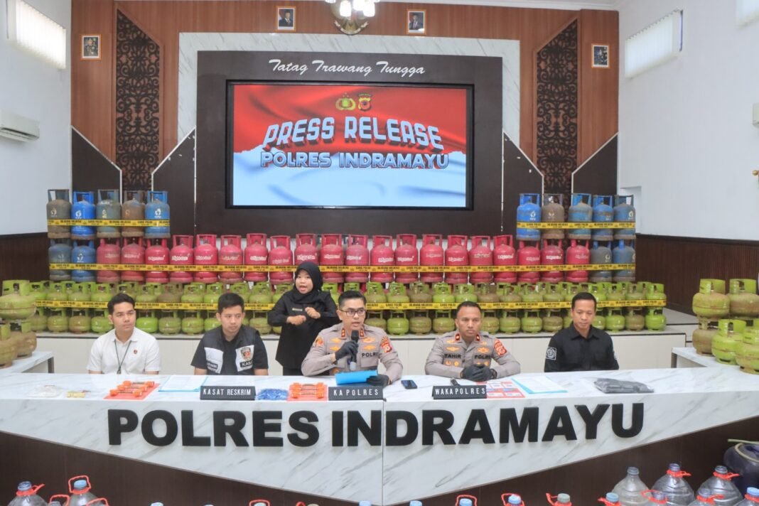 Keuntungan Rp96 Ribu Per Tabung, Polres Indramayu Ringkus Pengoplos Gas LPG
