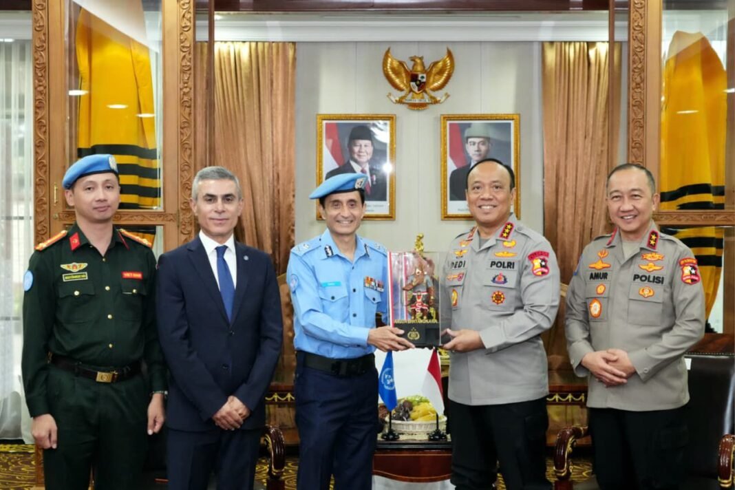 Polri Perkuat Komitmen Keselamatan Penjaga Perdamaian Dunia, Tegaskan Kerja Sama Berkelanjutan dengan PBB Polri Perkuat Komitmen Keselamatan Penjaga Perdamaian Dunia, Tegaskan Kerja Sama Berkelanjutan dengan PBB