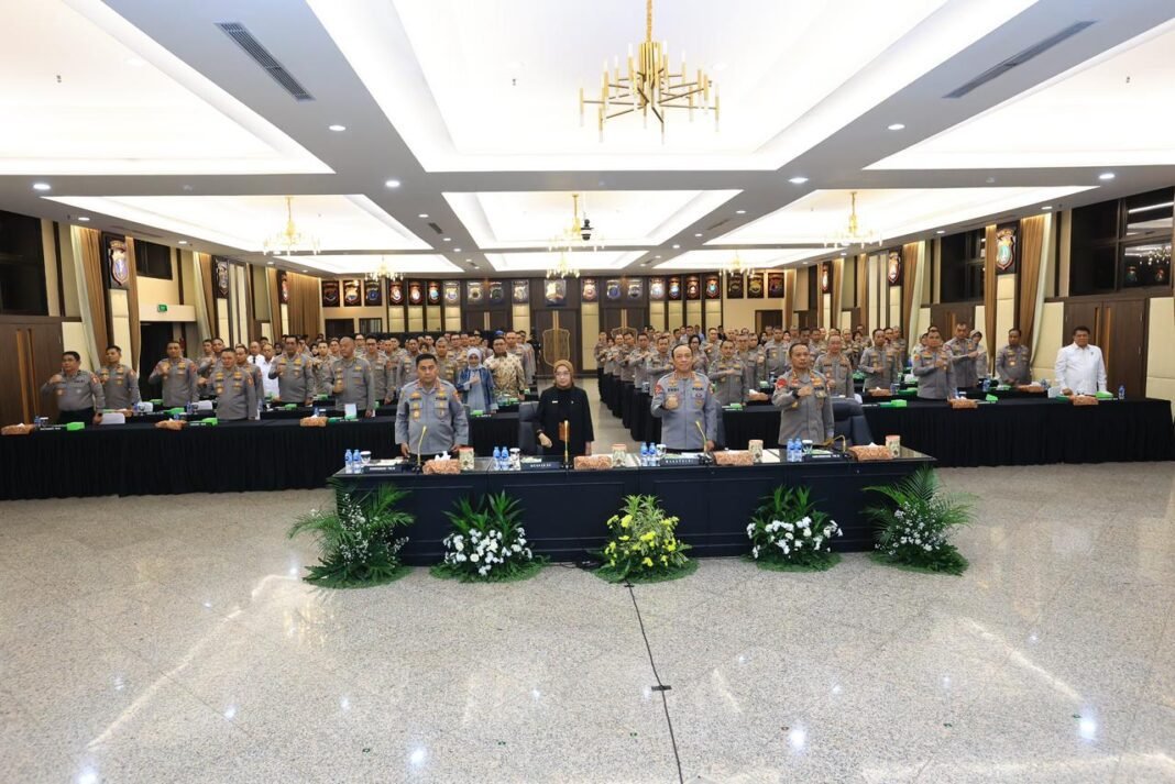 Wakapolri Buka Rakernis 2026: Tegas Penguatan Organisasi & Beri Penghargaan IKPA Terbaik Wakapolri Buka Rakernis 2026: Tegas Penguatan Organisasi & Beri Penghargaan IKPA Terbaik