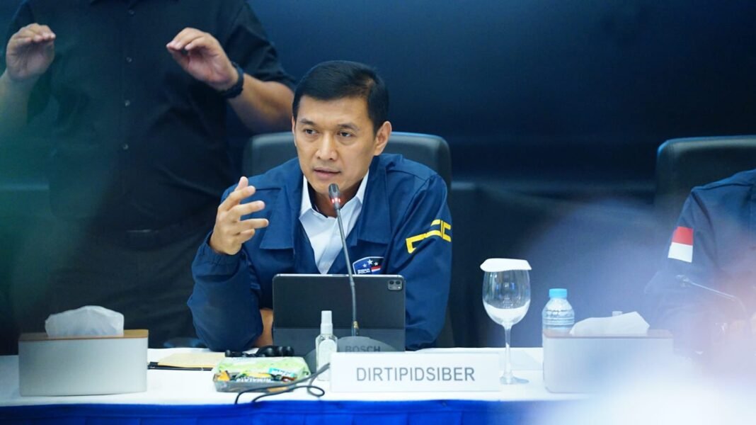 Buronan Interpol Red Notice Kasus Penipuan Online Internasional Berhasil Ditangkap Buronan Interpol Red Notice Kasus Penipuan Online Internasional Berhasil Ditangkap