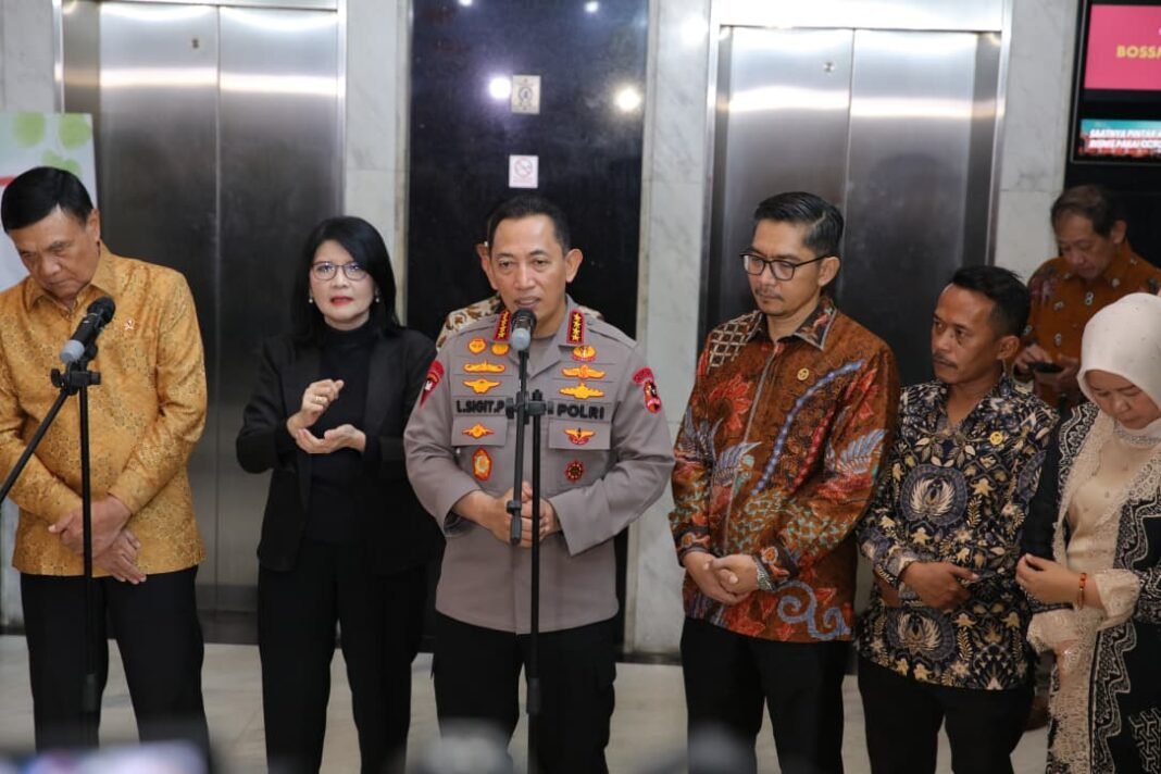 Gedung Baru Kompolnas Diresmikan, Kapolri Tegaskan Penguatan Pengawasan dan Respons Keluhan Masyarakat Gedung Baru Kompolnas Diresmikan, Kapolri Tegaskan Penguatan Pengawasan dan Respons Keluhan Masyarakat