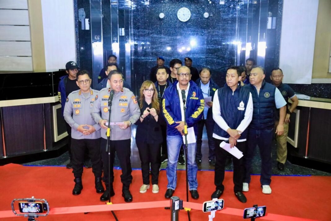 Bareskrim Polri Bongkar Judi Online Jaringan Internasional di Jakarta Barat, 321 WNA Diamankan Bareskrim Polri Bongkar Judi Online Jaringan Internasional di Jakarta Barat, 321 WNA Diamankan