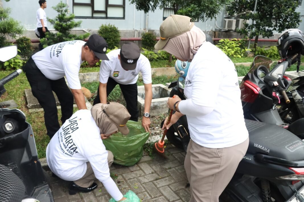 Polres Metro Jakbar Canangkan “Jaga Jakarta Bersih dan Asri” Wujudkan Lingkungan Kerja Sehat