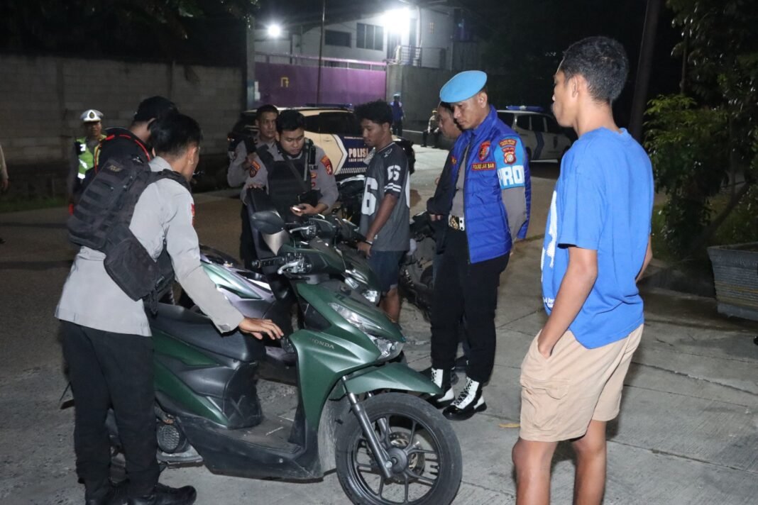 Patroli Skala Sedang Polres Jakbar Sisir Titik Rawan Kejahatan Jalanan