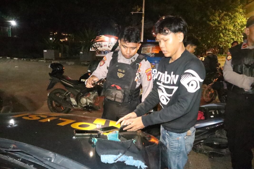 Patroli Dini Hari Polres Jakbar Sisir Titik Rawan, Antisipasi Kejahatan Jalanan Patroli Dini Hari Polres Jakbar Sisir Titik Rawan, Antisipasi Kejahatan Jalanan