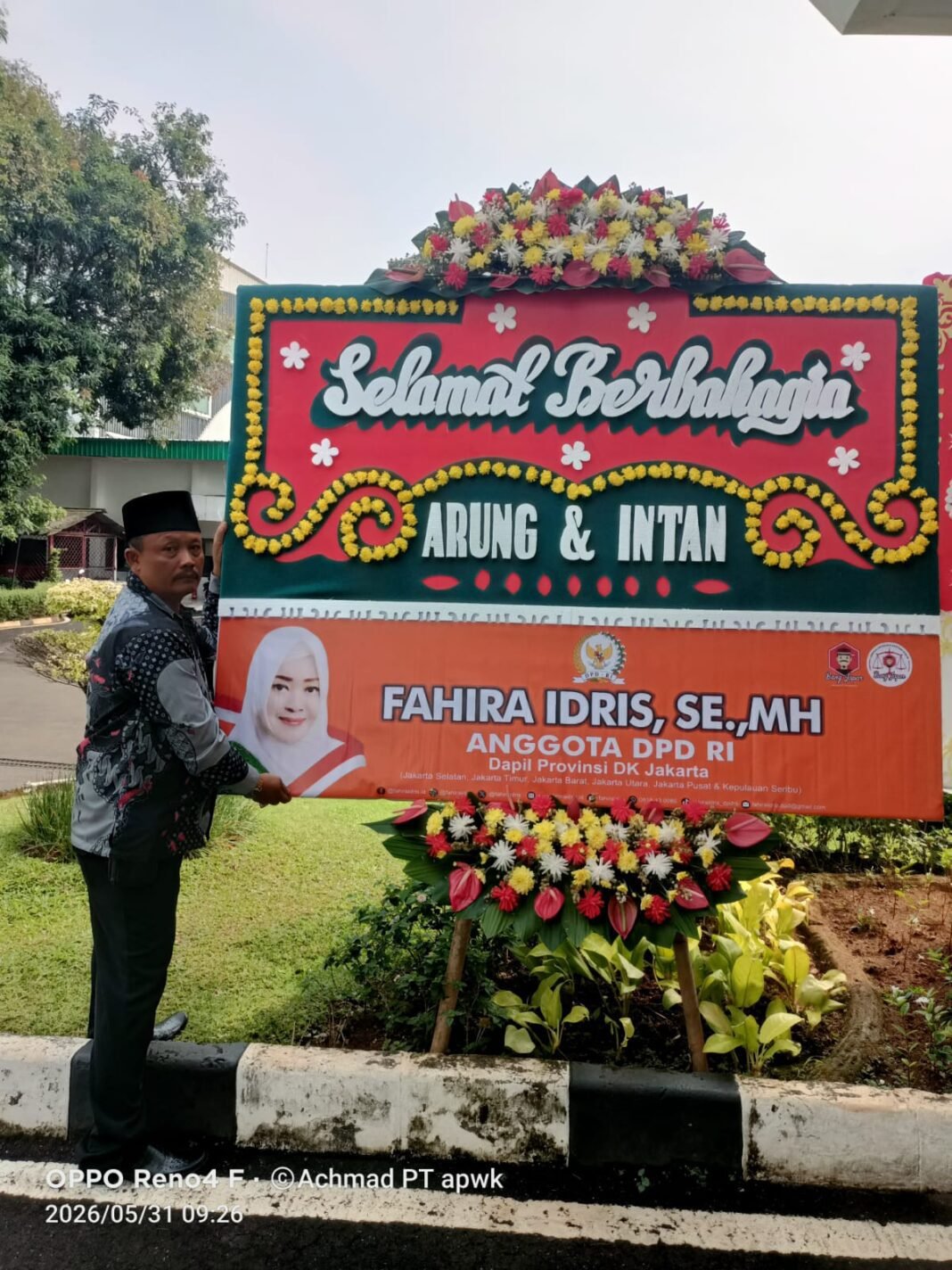 Sekjen LSP Achmad D. Apresiasi Kepedulian Fahira Idris Lewat Kiriman Karangan Bunga Sekjen LSP Achmad D. Apresiasi Kepedulian Fahira Idris Lewat Kiriman Karangan Bunga