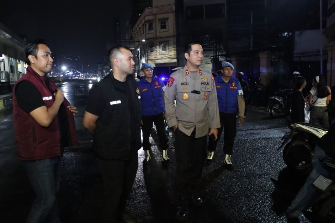 Polres Metro Jakarta Barat Intensifkan Patroli Dini Hari, Dua Pembawa Obat Terlarang Terjaring Polres Metro Jakarta Barat Intensifkan Patroli Dini Hari, Dua Pembawa Obat Terlarang Terjaring