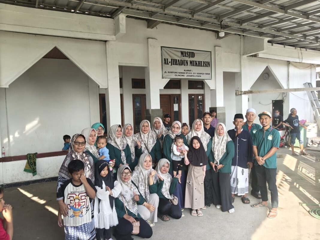 Semangat Gotong Royong Warnai Idul Adha di Masjid Al-Jihadun Mukhlisin, 2 Sapi dan 6 Kambing Disembelih Semangat Gotong Royong Warnai Idul Adha di Masjid Al-Jihadun Mukhlisin, 2 Sapi dan 6 Kambing Disembelih