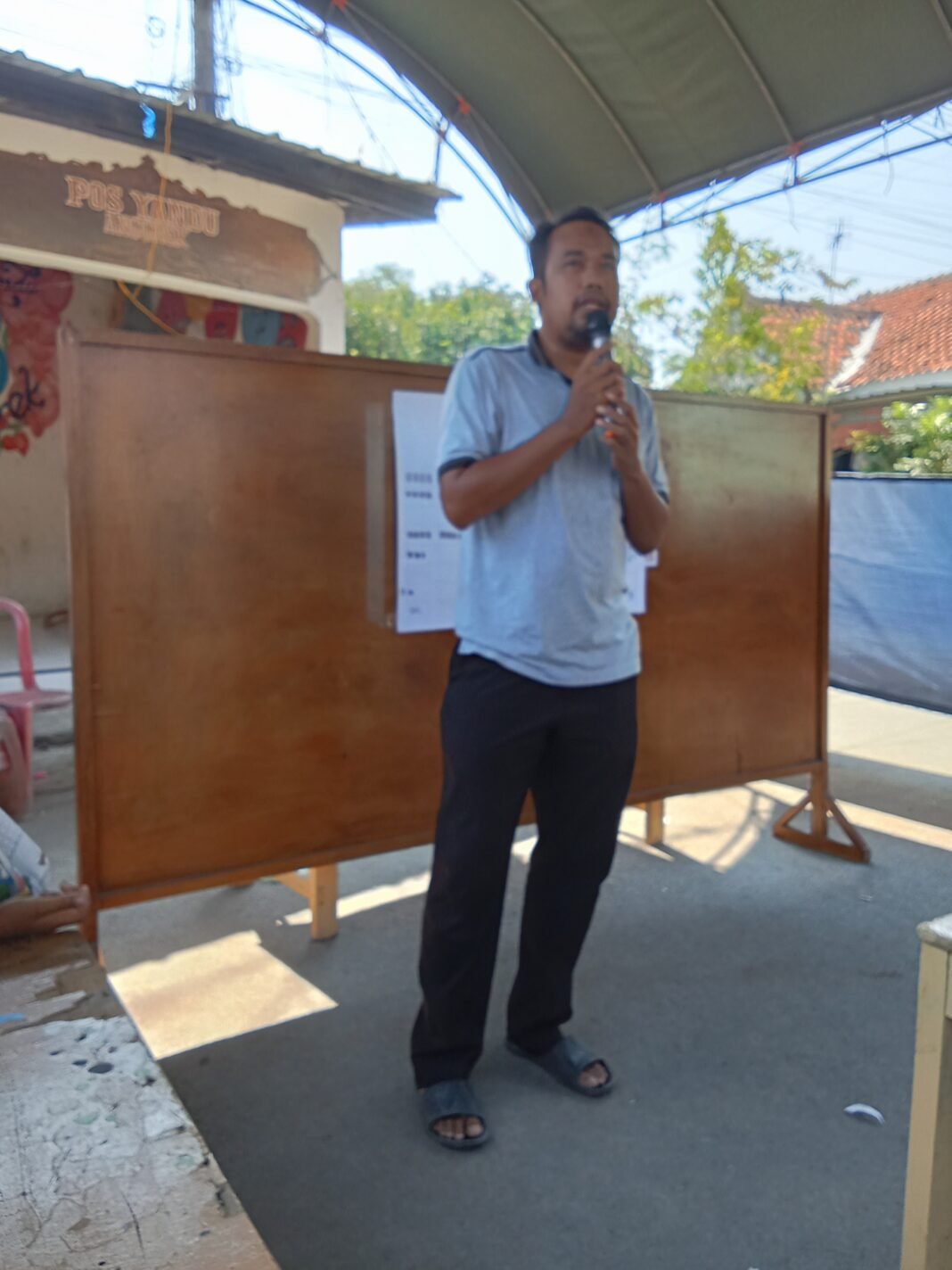 Pemilihan Ketua RW 01 Bojongsari Berlangsung Kondusif, Haryadi Spd Raih Kemenangan. Pemilihan Ketua RW 01 Bojongsari Berlangsung Kondusif, Haryadi Spd Raih Kemenangan.