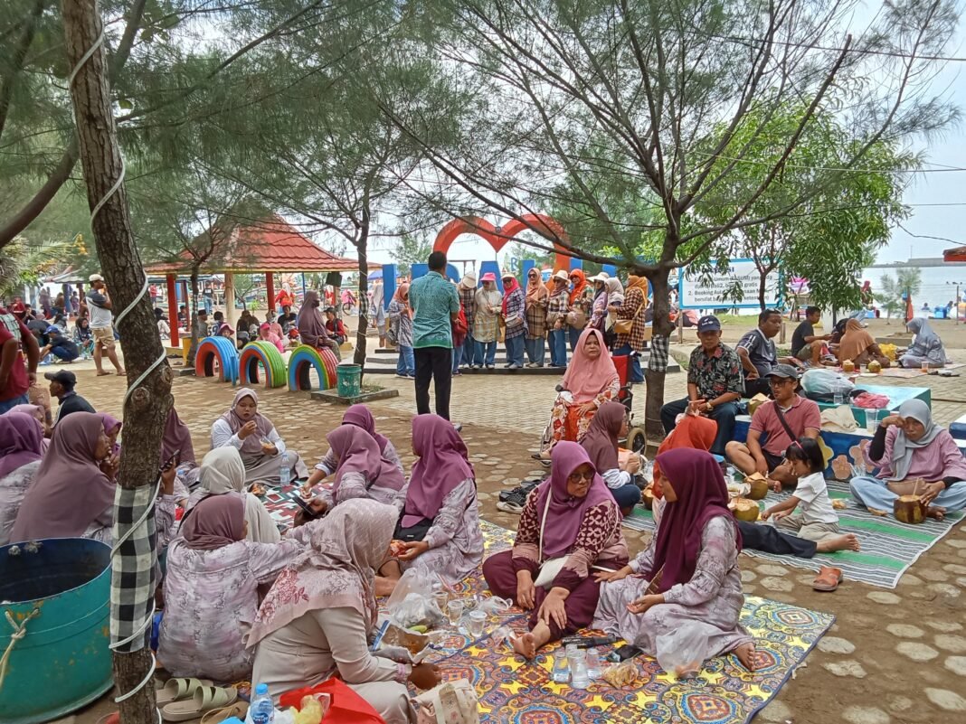 Libur Panjang Wisata Pantai ” Bali 2 ” Diserbu Pengunjung