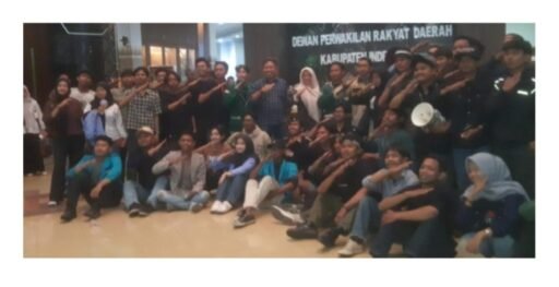 Ketua DPRD Indramayu Terima Audiensi Mahasiswa, Soroti Revisi UU Cipta Kerja Ketua DPRD Indramayu Terima Audiensi Mahasiswa, Soroti Revisi UU Cipta Kerja