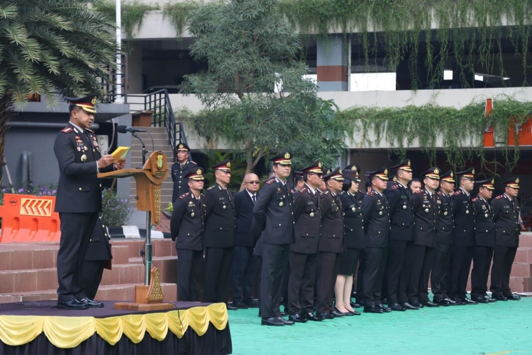 Polres Jakbar Gelar Upacara Hari Lahir Pancasila 2026: Teguhkan Persatuan & Pengabdian Polres Jakbar Gelar Upacara Hari Lahir Pancasila 2026: Teguhkan Persatuan & Pengabdian