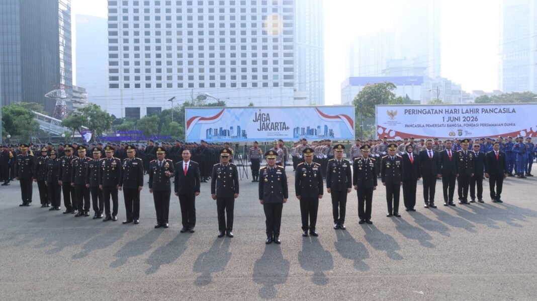 Polda Metro Jaya Gelar Upacara Hari Lahir Pancasila, Tegaskan Semangat Persatuan Polda Metro Jaya Gelar Upacara Hari Lahir Pancasila, Tegaskan Semangat Persatuan