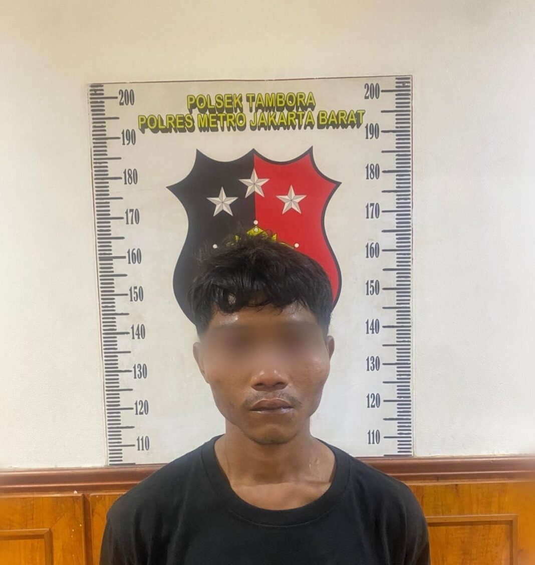 Patroli Siskamling Berhasil Gagalkan Tawuran, Dua Remaja dan Sebilah Celurit Diamankan Polsek Tambora Patroli Siskamling Berhasil Gagalkan Tawuran, Dua Remaja dan Sebilah Celurit Diamankan Polsek Tambora