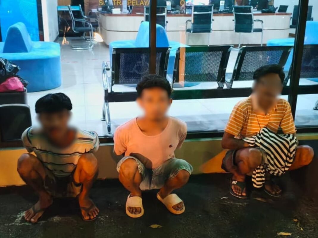 Patroli Brimob PMJ dan Polres Amankan 3 Terduga Pengguna Sabu Saat Patroli Dini Hari di Jakarta Utara Patroli Brimob PMJ dan Polres Amankan 3 Terduga Pengguna Sabu Saat Patroli Dini Hari di Jakarta Utara