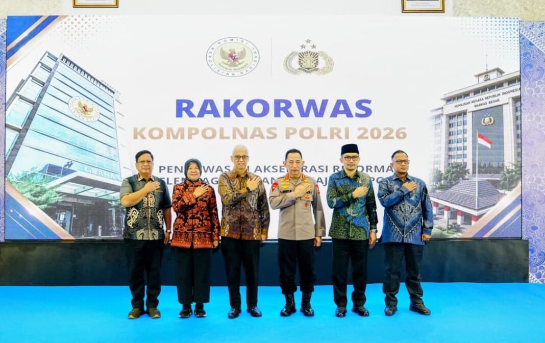 Kapolri di Rakorwas Kompolnas: Mitra Strategis untuk Pembenahan Polri Kapolri di Rakorwas Kompolnas: Mitra Strategis untuk Pembenahan Polri