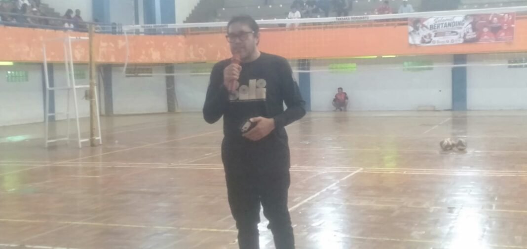 Ono Surono Resmi Buka Turnamen Bola Voli Sukarno Cup di GOR Singalodra Ono Surono Resmi Buka Turnamen Bola Voli Sukarno Cup di GOR Singalodra