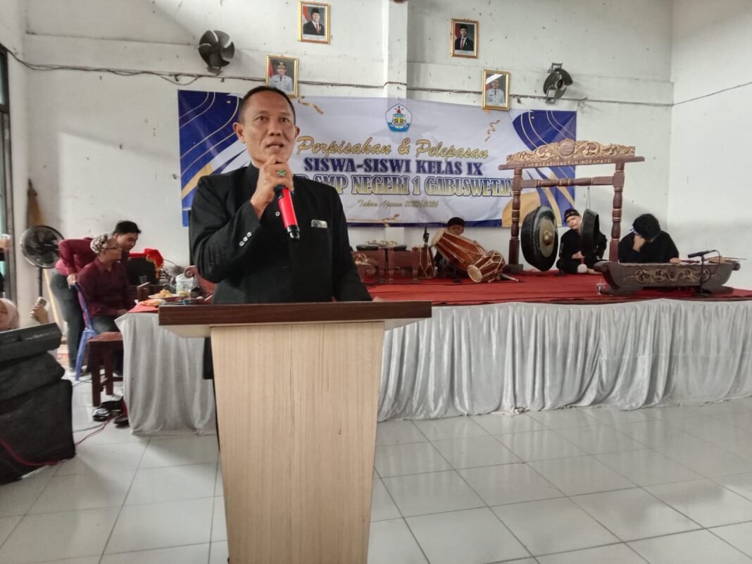 UPTD SMPN 1 Gabuswetan Gelar Pelepasan Siswa Kelas IX Secara Sederhana dan Penuh Haru UPTD SMPN 1 Gabuswetan Gelar Pelepasan Siswa Kelas IX Secara Sederhana dan Penuh Haru