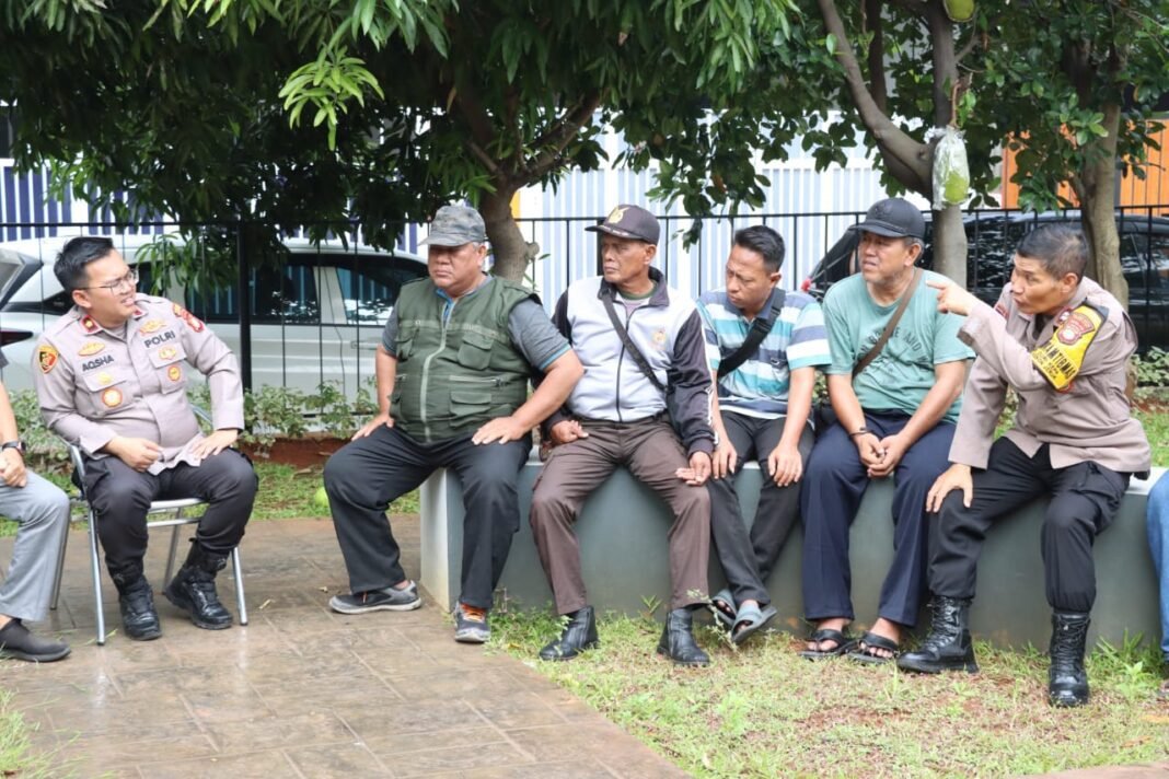 Jaga Jakarta On The Spot, Warga Duri Kepa Diajak Waspadai Curanmor dan Tawuran Jaga Jakarta On The Spot, Warga Duri Kepa Diajak Waspadai Curanmor dan Tawuran