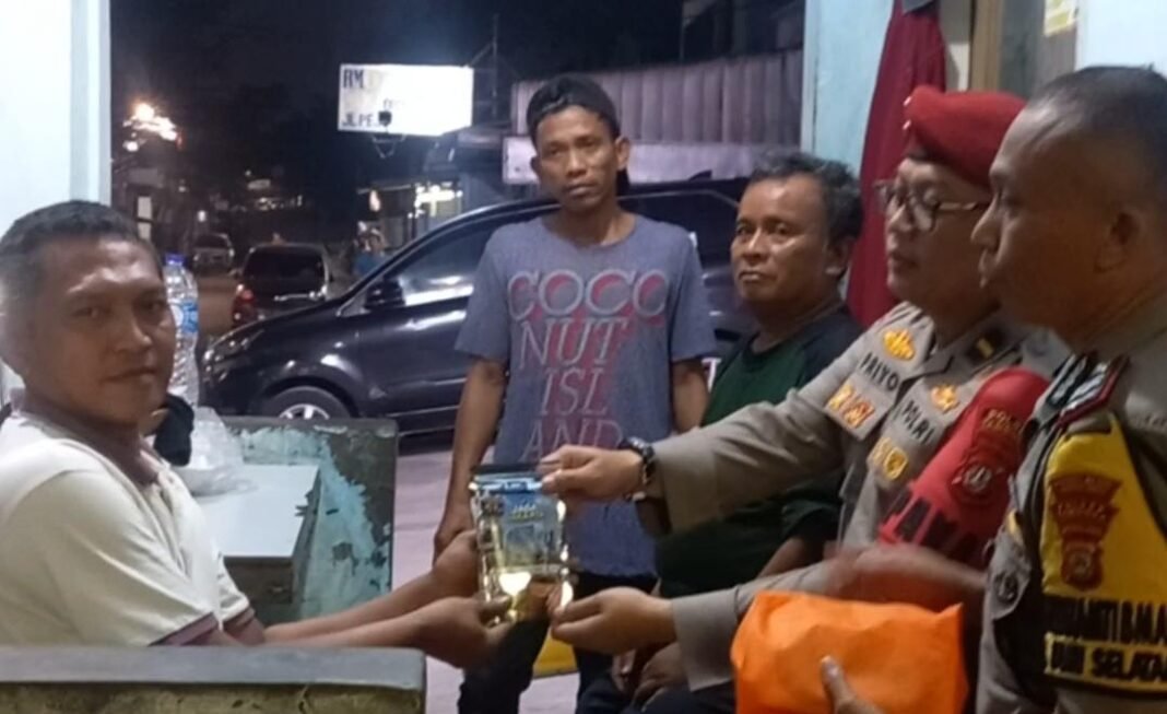 Jaga Jakarta On The Spot, Polsek Tambora Ajak Masyarakat Cegah Tawuran dan Kejahatan Jalanan Jaga Jakarta On The Spot, Polsek Tambora Ajak Masyarakat Cegah Tawuran dan Kejahatan Jalanan