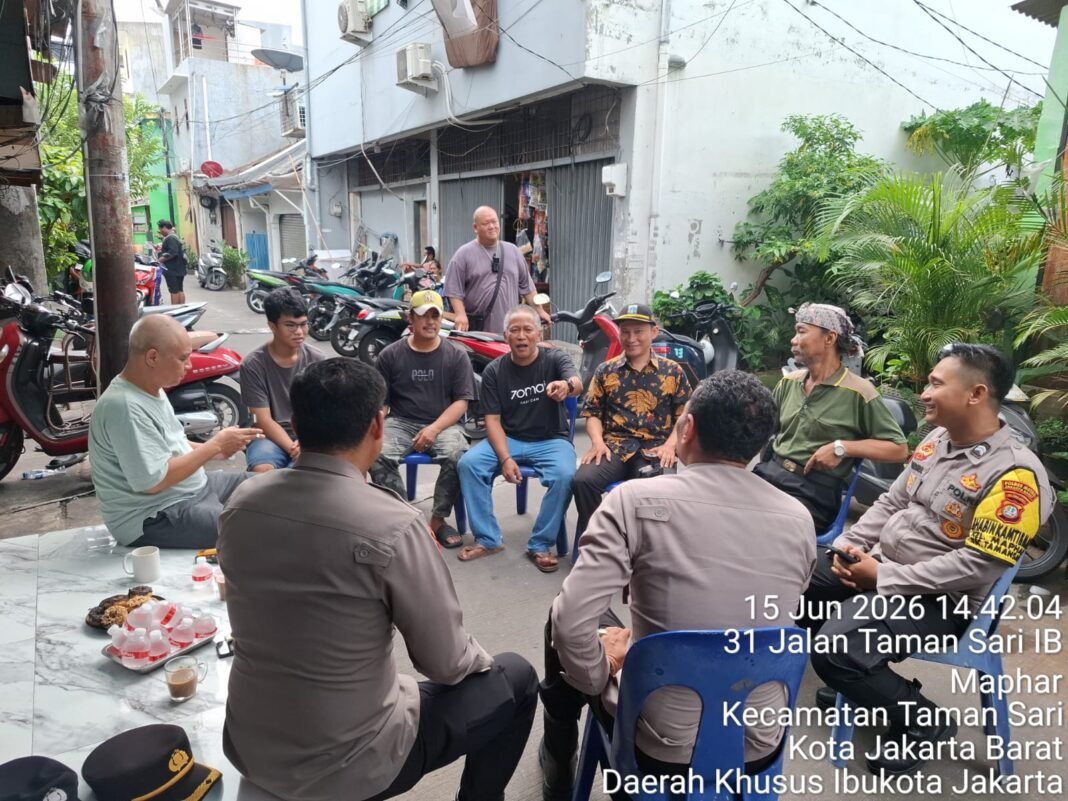 Melalui JagaJakarta+ Jayakarta On The Spot, Polsek Metro Tamansari Bangun Kedekatan dengan Masyarakat Melalui JagaJakarta+ Jayakarta On The Spot, Polsek Metro Tamansari Bangun Kedekatan dengan Masyarakat