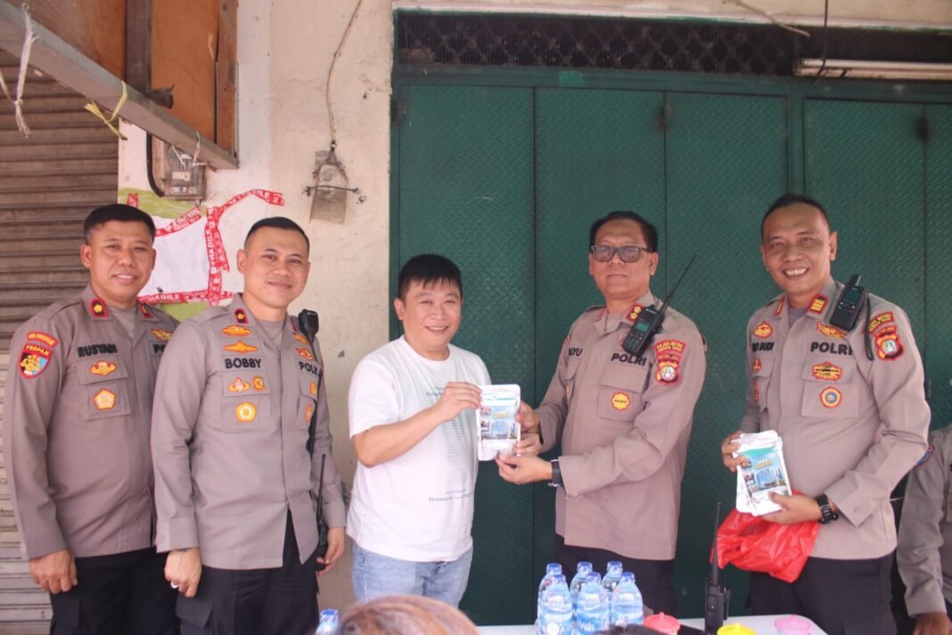 Jaga Jakarta+Jayakarta On The Spot Hadir di Glodok, Polisi dan Warga Perkuat Sinergi Jaga Kamtibmas Jaga Jakarta+Jayakarta On The Spot Hadir di Glodok, Polisi dan Warga Perkuat Sinergi Jaga Kamtibmas