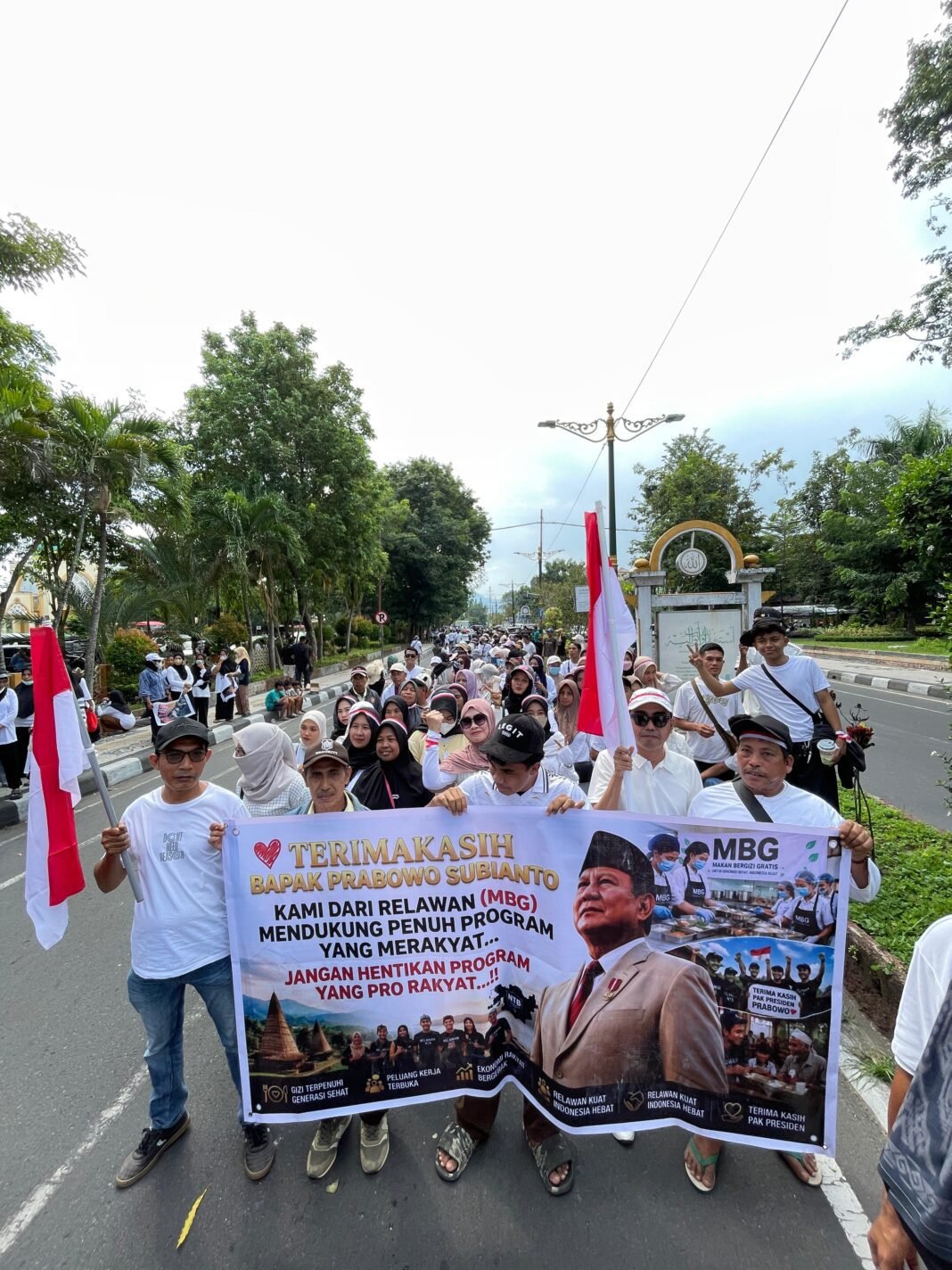 DUKUNG MBG DI NTB, MASSA DESAK EVALUASI BGN DAN PERBAIKAN TATA KELOLA HINGGA SPPG DUKUNG MBG DI NTB, MASSA DESAK EVALUASI BGN DAN PERBAIKAN TATA KELOLA HINGGA SPPG