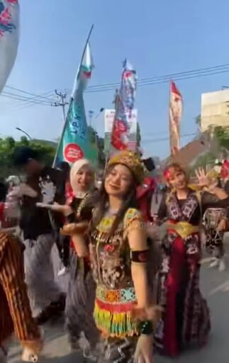 HUT Ke-9 LPK Kaina Indonesia Dimeriahkan Karnaval Budaya Jepang HUT Ke-9 LPK Kaina Indonesia Dimeriahkan Karnaval Budaya Jepang