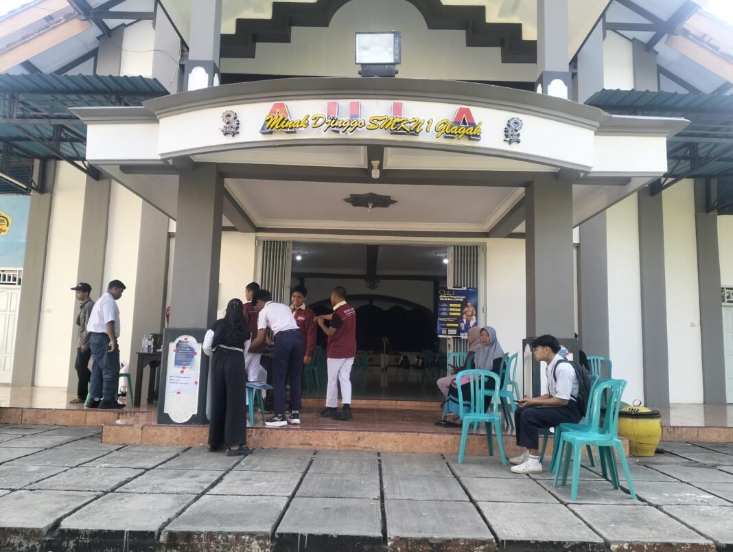 SPMB Tahap 2 SMKN 1 Glagah, Berjalan Tanpa Jalur Di Luar Ketentuan SPMB Tahap 2 SMKN 1 Glagah, Berjalan Tanpa Jalur Di Luar Ketentuan