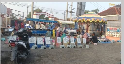 Pasar Senen Manggungan, Penopang Ekonomi Masyarakat Kecil. Pasar Senen Manggungan, Penopang Ekonomi Masyarakat Kecil.