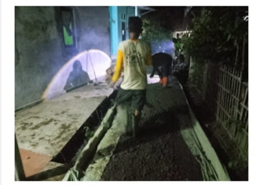 Warga Terusan Sambut Gembira Pembangunan Jalan Cor Beton Warga Terusan Sambut Gembira Pembangunan Jalan Cor Beton