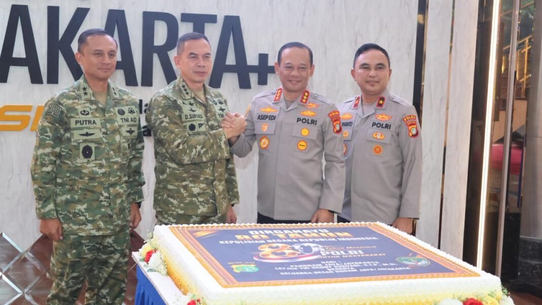 Pangdam Jaya Sambangi Polda Metro Jaya, Beri Ucapan Hari Bhayangkara ke-80 Pangdam Jaya Sambangi Polda Metro Jaya, Beri Ucapan Hari Bhayangkara ke-80