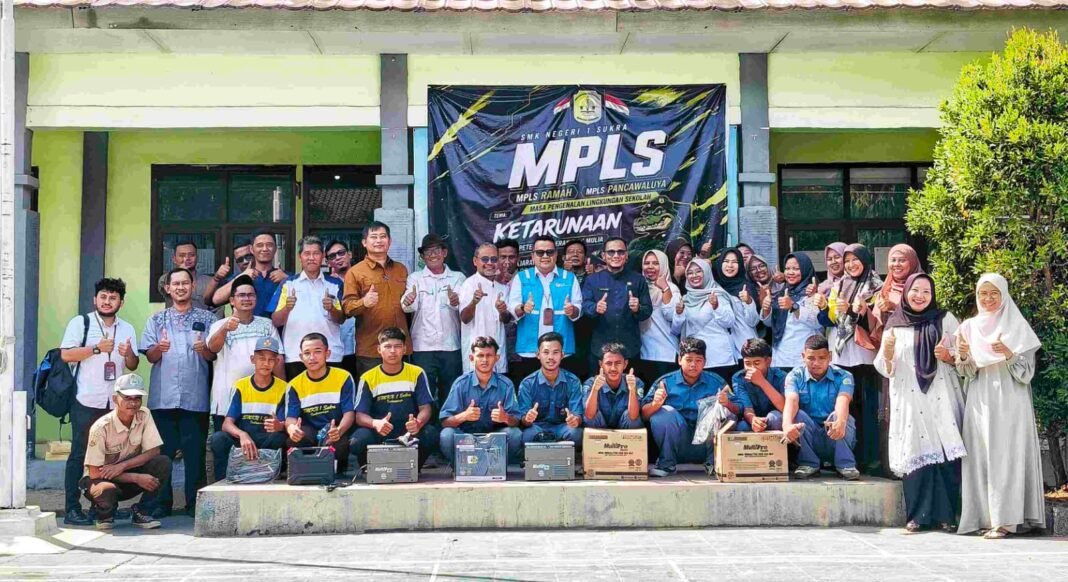 PLN NP UP Indramayu Salurkan Bantuan Alat Praktik untuk SMKN 1 Sukra PLN NP UP Indramayu Salurkan Bantuan Alat Praktik untuk SMKN 1 Sukra