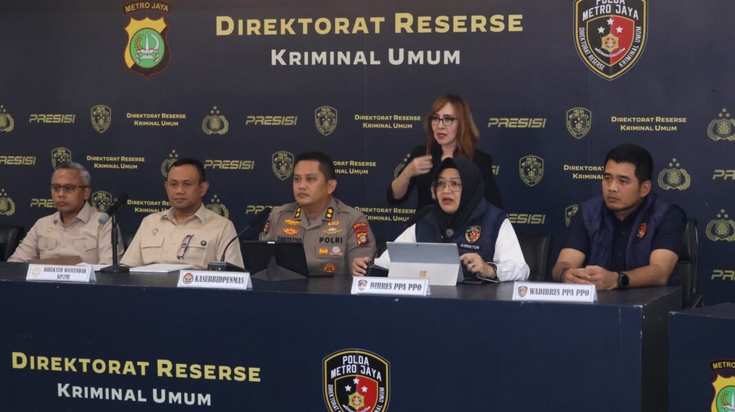 Polda Metro Jaya Pulangkan Tiga Korban TPPO dari Libya, Pastikan Perlindungan dan Pemulihan Korban Polda Metro Jaya Pulangkan Tiga Korban TPPO dari Libya, Pastikan Perlindungan dan Pemulihan Korban