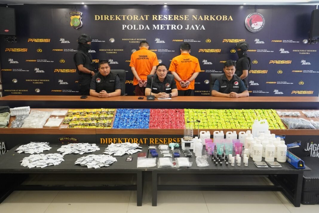 Polda Metro Jaya Bongkar Laboratorium Etomidate Jaringan Internasional, Cegah Produksi 14 Ribu Cartridge Polda Metro Jaya Bongkar Laboratorium Etomidate Jaringan Internasional, Cegah Produksi 14 Ribu Cartridge