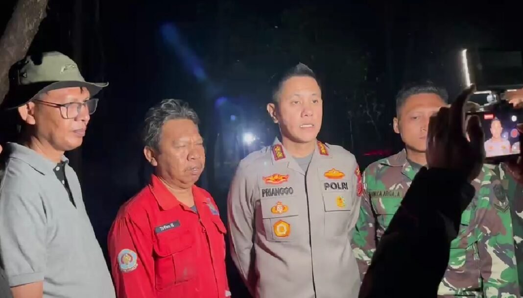 Kapolres Indramayu Imbau Warga Tingkatkan Kewaspadaan Cegah Kebakaran di Lingkungan Kering Kapolres Indramayu Imbau Warga Tingkatkan Kewaspadaan Cegah Kebakaran di Lingkungan Kering